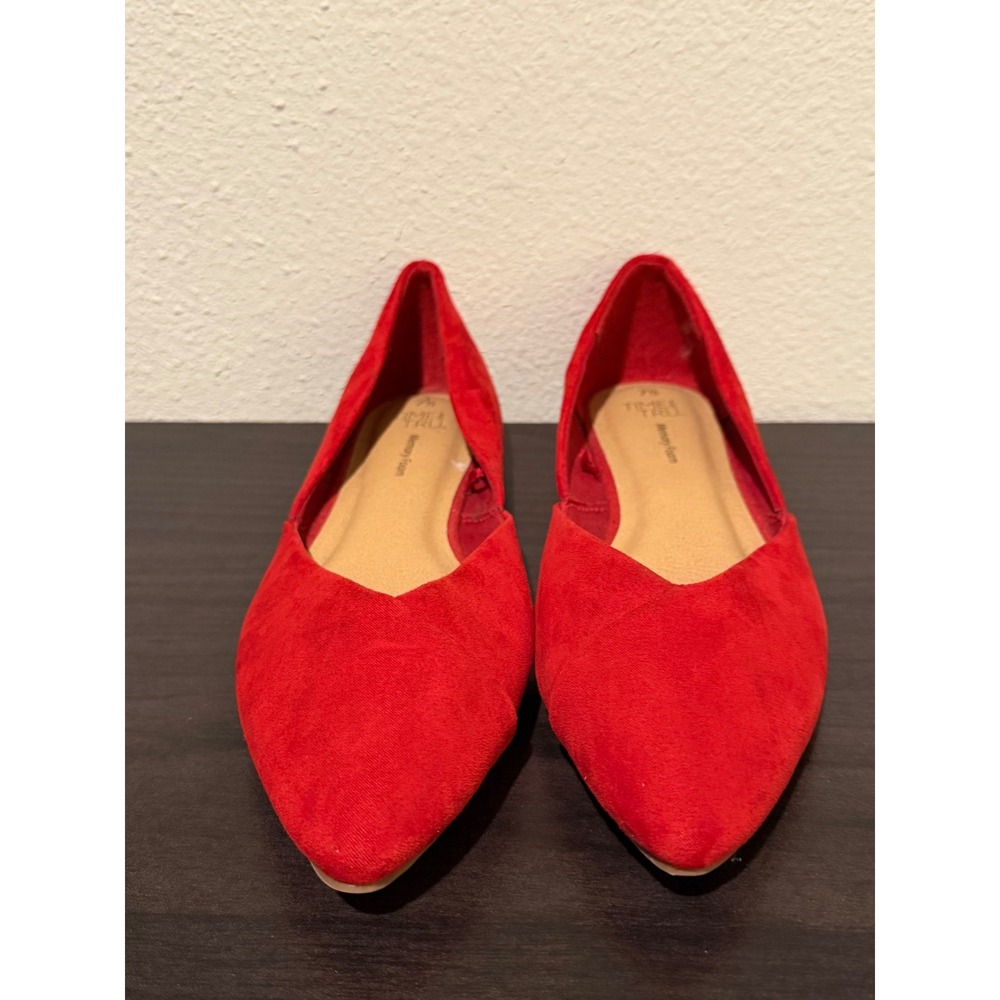 Time and Tru Red Faux Suede Pointed Toe Memory Foam Flats Womens 7.5